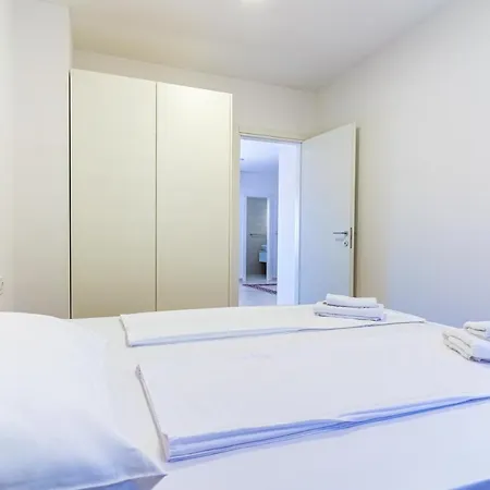 Island Getaway Apartament *