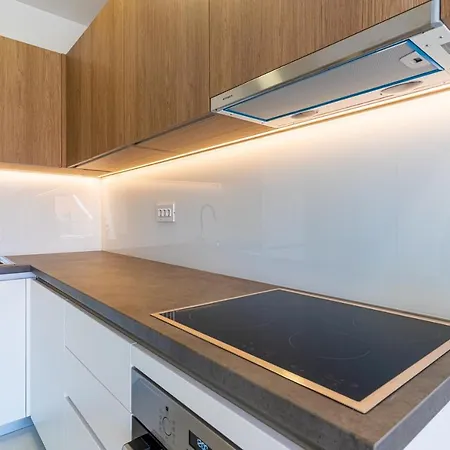 Island Getaway * Cres