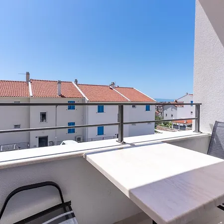 Island Getaway Црес